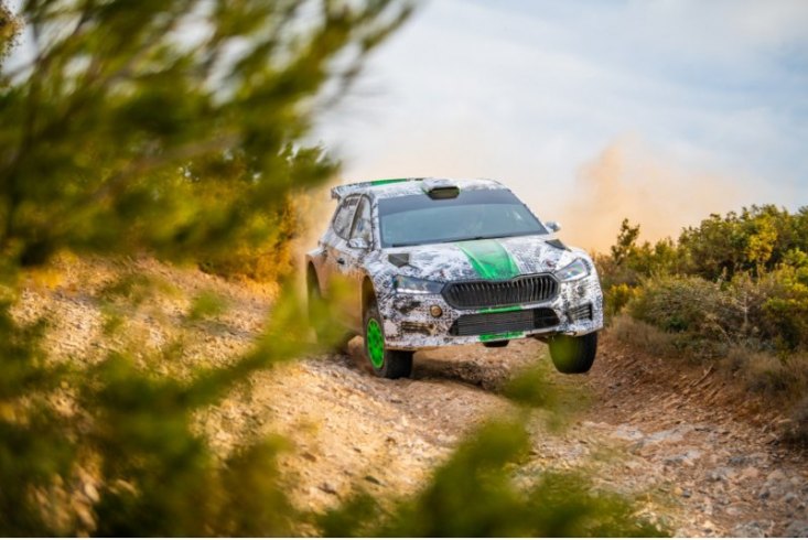 Fabia Rally2 по-прежнему покрыт камуфляжем, но…