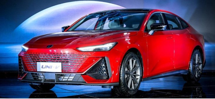 Лифтбэк Changan Uni-V назвали заменой Skoda…