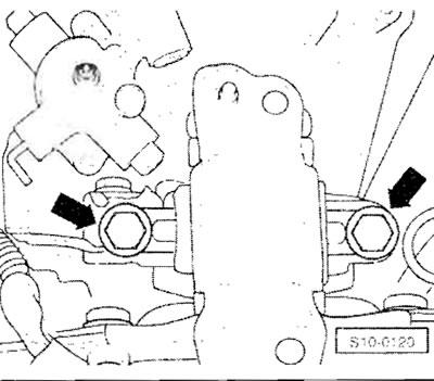 Отвинтить болты, соединяющие подшипник…
