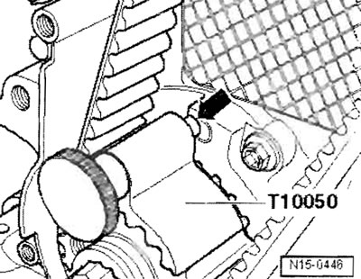 Затянуть крепежные винты приводной шестерни…