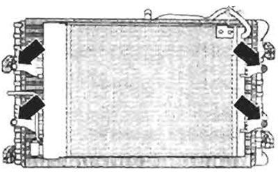 Вывинтить винты крепления конденсатора -стрелки-.…