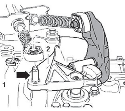 5. Сместить фиксатор троса включения передач со…