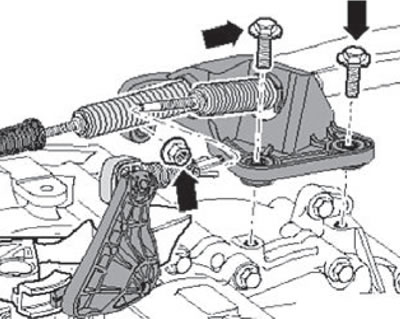 7. Выкрутить болты и гайку крепления (стрелки) и…