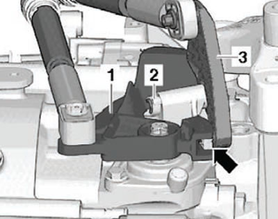 9. Подложить чистую ветошь под отсоединяемые…