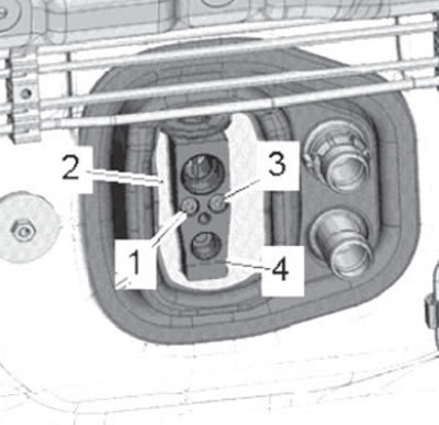 9. Vegye le a tágulási szelepet (4) a…