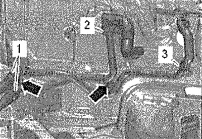 Выкрутить гайки «стрелки» и отжать патрубки ОЖ немного в сторону. -Позиции 1, 2, 3- игнорировать.