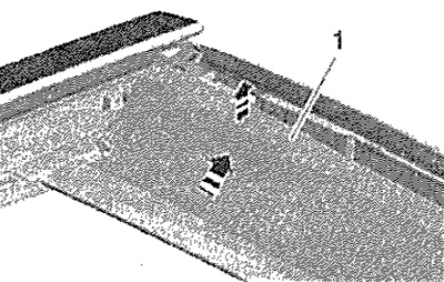 Повдигнете задния ръб на плъзгащата се завеса на…