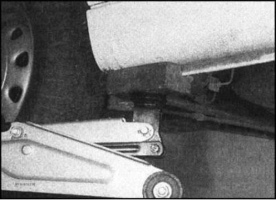 При проведении более серьезных чем смена колеса…