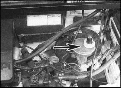 2. Уровень тормозной жидкости должен постоянно…