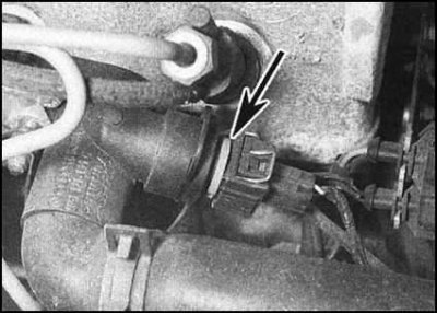 2. На дизельных моделях датчик находится в…