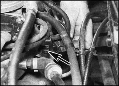 6. Отсоедините электропроводку от датчика…