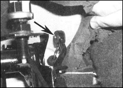 5. В купето откачете вътрешния край на кабела от…