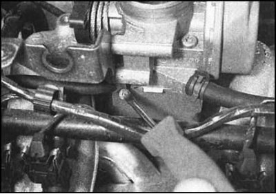 4. Рассоедините разъем электропроводки модуля…