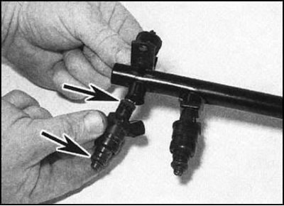 11. Снимите верхние уплотнительные кольца…
