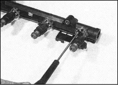 9. Инжекторы может быть сняты с магистрали в…