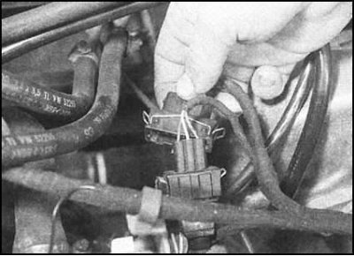 3. Изключете кабелния конектор на L-сондата.…