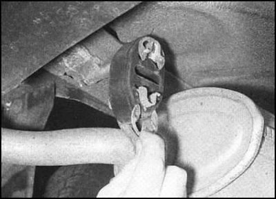 2. Извлеките фиксаторы, снимите выпускную секцию…