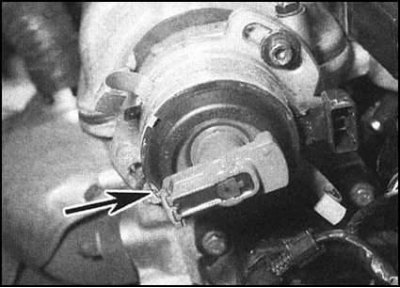 1. Удостоверьтесь, что двигатель по-прежнему…