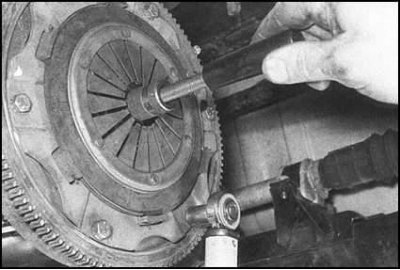 7. Закончив центрирование фрикционного диска,…