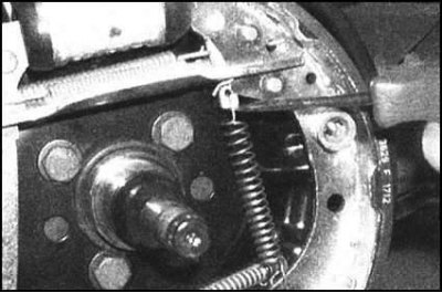 ...и подденьте ею распорный клин, обеспечив…