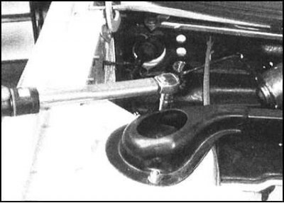 6. На моделях, оборудованных распорной штангой…