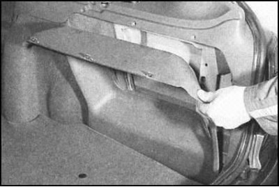 2. На моделях Универсал снимите декоративную…