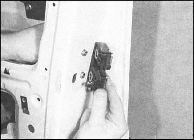 Наружная ручка передней двери