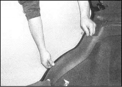 4. Отделите основание боковой панели отделки…