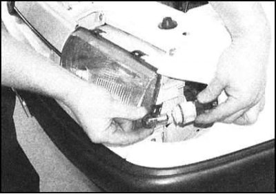 3. Цоколь лампы имеет байонетную конструкцию,…