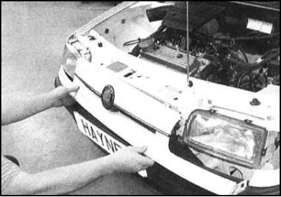 3. На моделях выпуска с 1998 г. выверните…