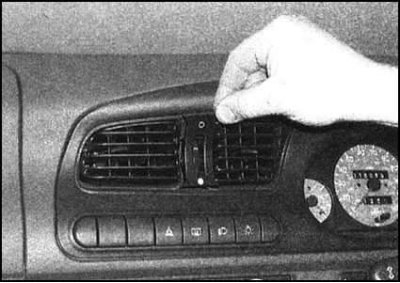 ...(на некоторых моделях вместо заглушки…